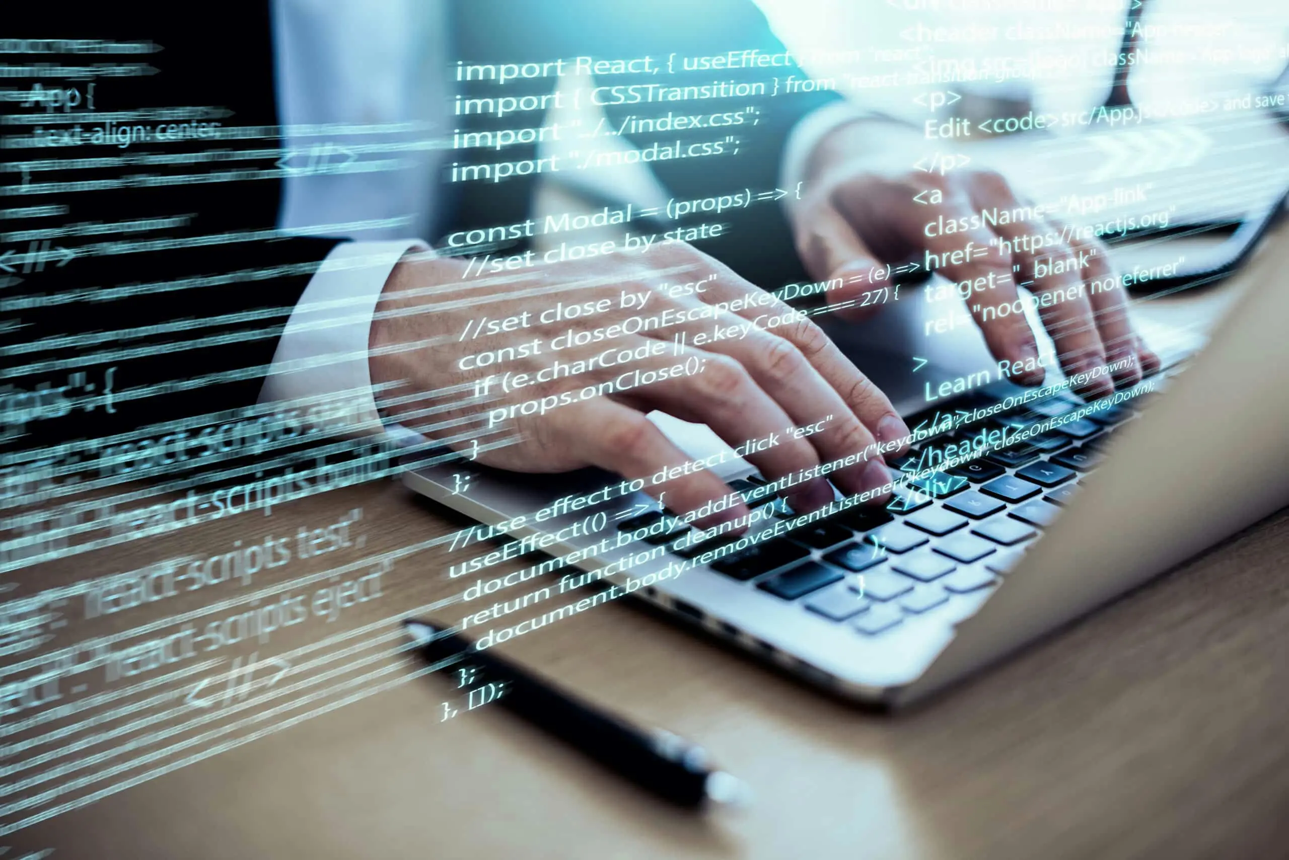 Alumno aprende ciberseguridad. Mejora tu empleabilidad con este curso.