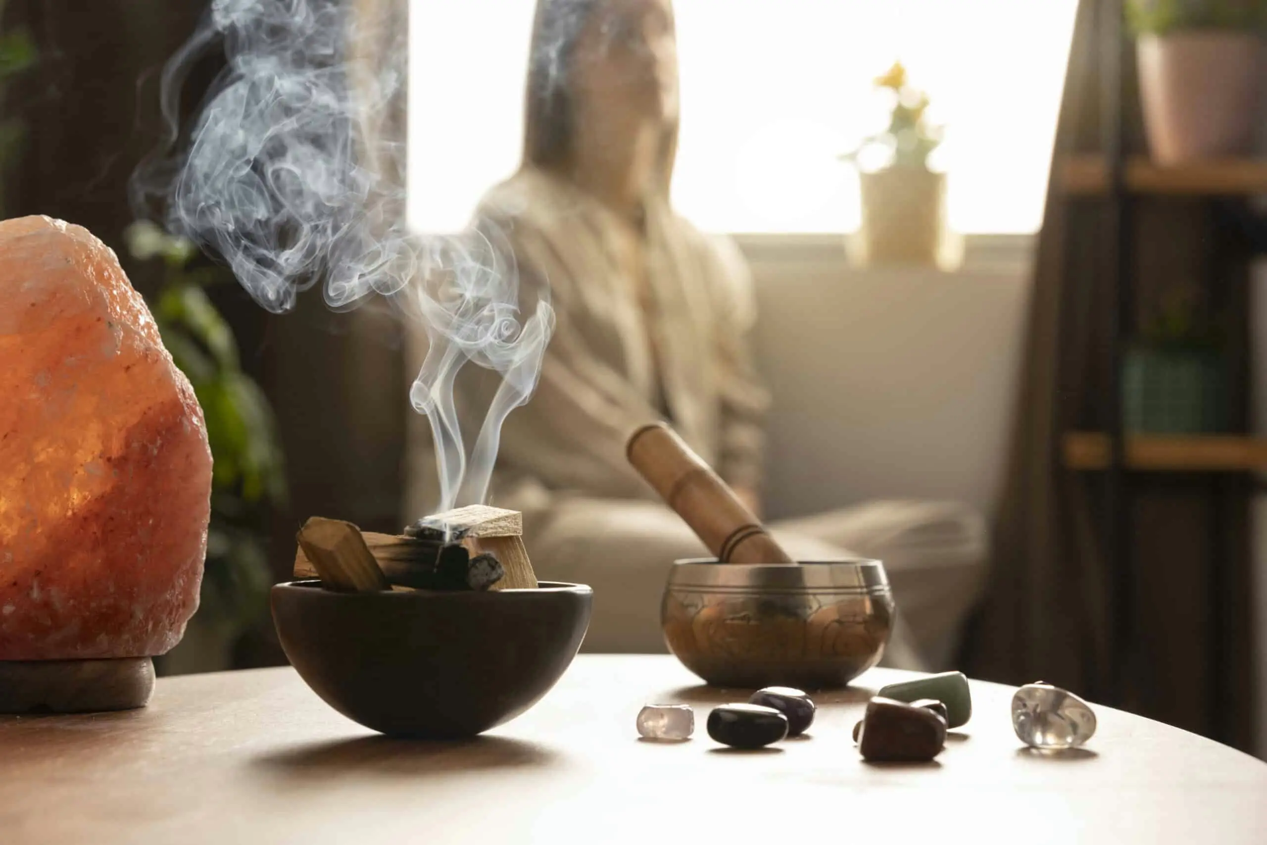 Terapeuta de Reiki en formación, buscando equilibrio y bienestar.