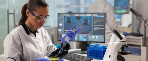 Analista de control de calidad en laboratorio. Asegura calidad y obtén empleo.