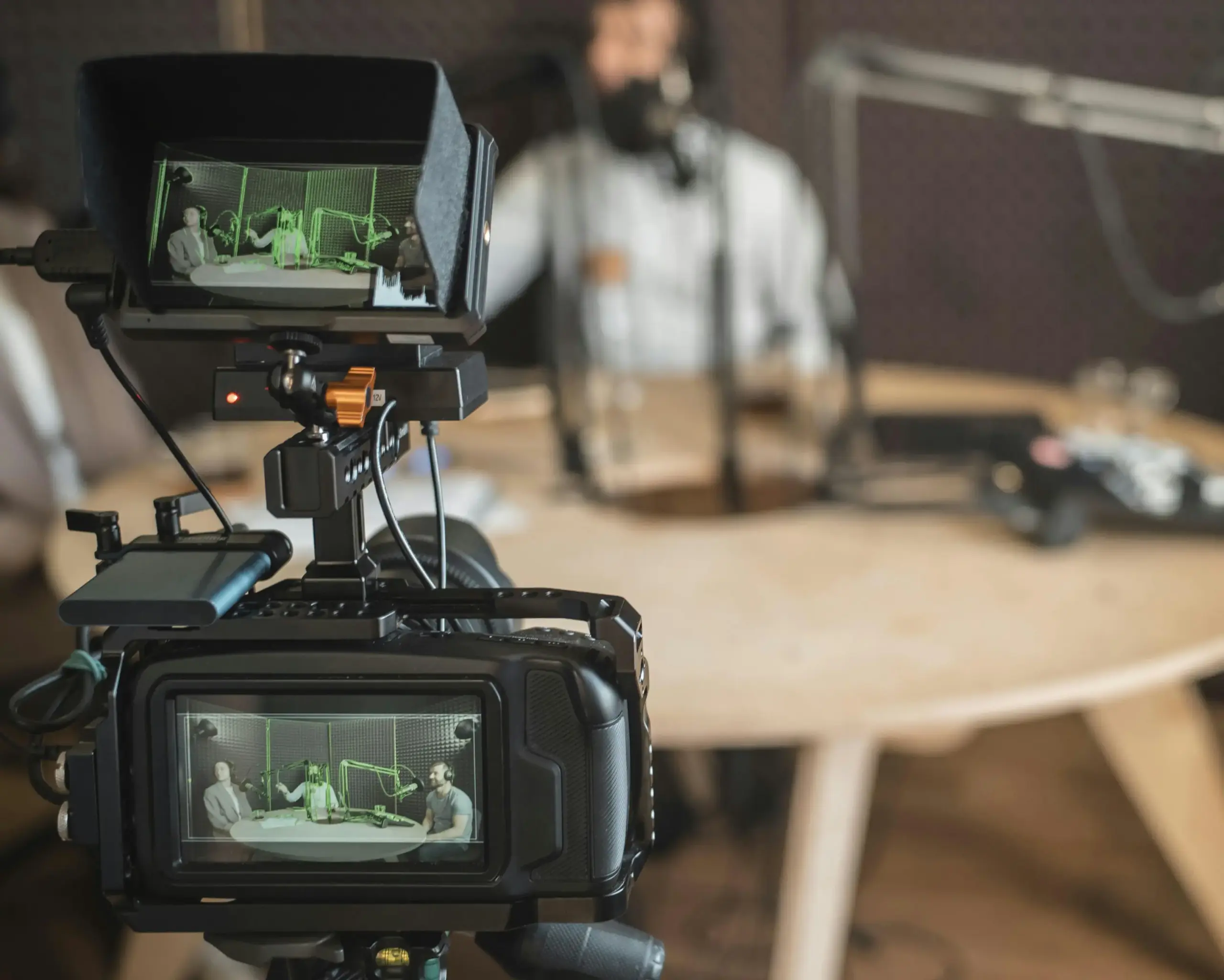 Alumn@ produciendo un vídeo. Obtén tu titulación y mejores oportunidades laborales.